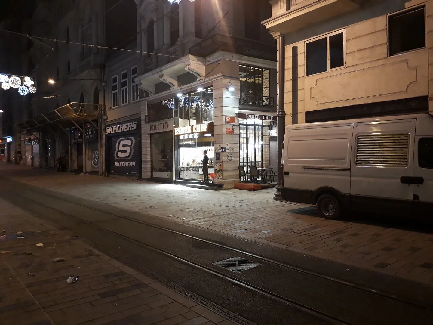 İstiklal Caddesi, Esmer Chef
